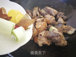 【烟台】红烧羊肉的做法步骤：7