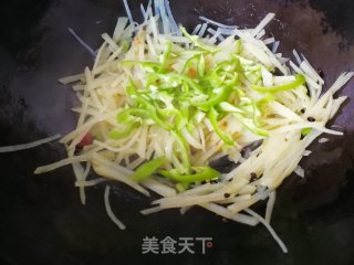 【烟台】青椒土豆丝的做法步骤：6