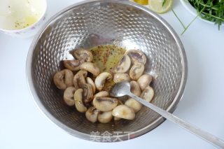 【广东】芝麻菜温拌蘑菇的做法步骤：4