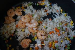 【山东】虾仁蛋包饭的做法步骤：5