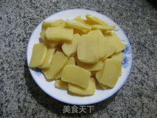 【宁波】白菜炒玉米年糕的做法步骤：2