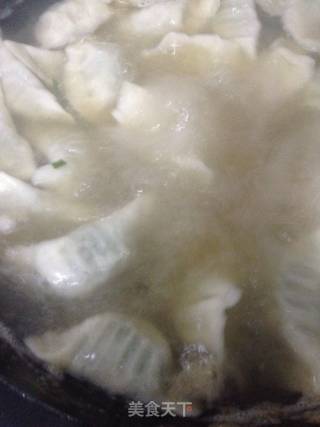 猪肉韭菜馅饺子的做法步骤：5