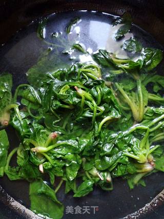 【江苏】鲜肉菠菜汤团的做法步骤：1