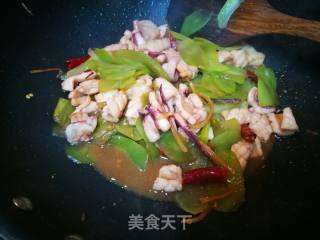 青笋鲜鱿的做法步骤：7
