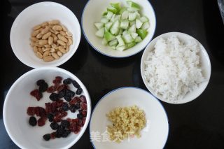 【广东】杂果姜炒饭 ​​​​的做法步骤：1