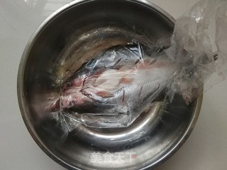 清蒸巴沙鱼的做法步骤：1