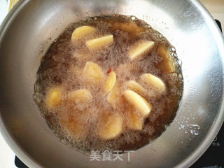 【东北】糖醋土豆的做法步骤：2