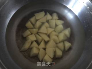 【东北】风味土豆的做法步骤：2