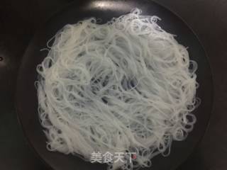 【东北】蒜蓉粉丝蒸大虾的做法步骤：9