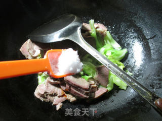 【宁波】圆白菜炒猪舌头的做法步骤：8