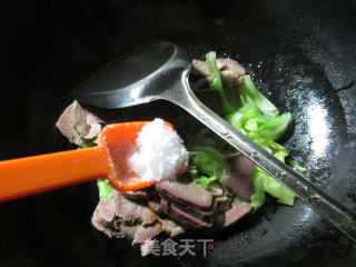 【宁波】圆白菜炒猪舌头的做法步骤：9