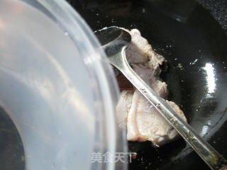 【宁波】尖椒烧大排的做法步骤：3