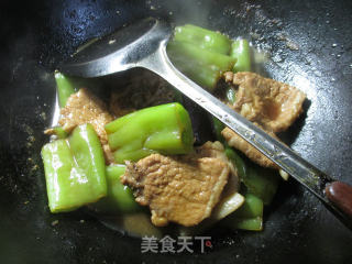 【宁波】尖椒烧大排的做法步骤：10