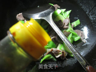 【宁波】尖椒西葫芦炒鹅胗的做法步骤：7