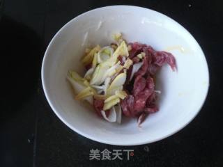 【东北】炒芹菜的做法步骤：2
