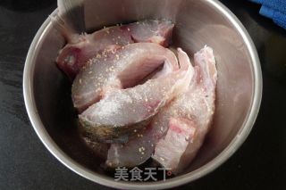 【广东】香芋烧鱼腩的做法步骤：2