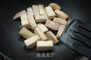 【广东】香芋烧鱼腩的做法步骤：3