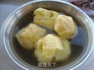 【东北】翅根土豆块的做法步骤：1