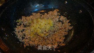 酸菜香菇鸡蛋炒饭的做法步骤：11