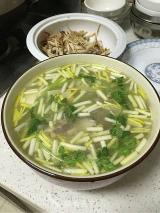 老母鸡豆腐菌菇鲜汤的做法步骤：6