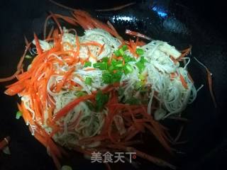 【天津】胡萝卜清炒金针菇的做法步骤：6