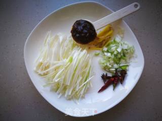 【烟台】京酱肉丝的做法步骤：2