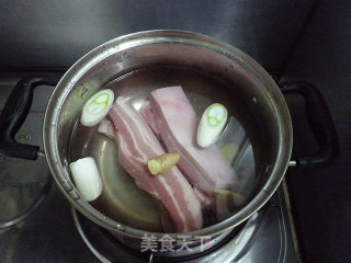 豆豉酱油蒸五花肉的做法步骤：1