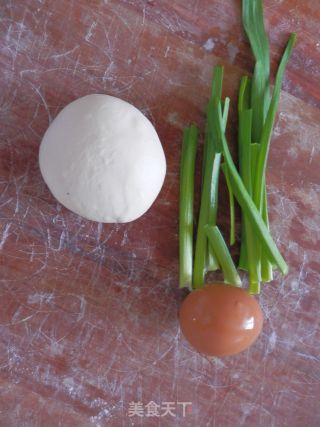 【开封】蒜香鸡蛋灌饼的做法步骤：1