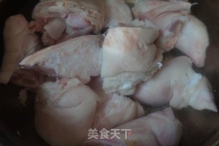 【天津】香辣猪蹄的做法步骤：1