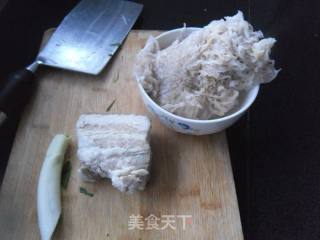 【东北】东北汆酸菜的做法步骤：1