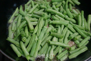 【北京】排骨豆角焖卷子的做法步骤：7