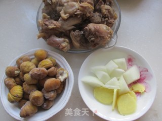 【山东】栗子炖鸡的做法步骤：2