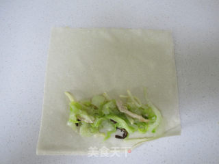 【上海】黄芽菜肉丝春卷的做法步骤：11
