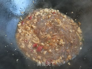 【山东】肉末粉丝炒芹菜的做法步骤：4