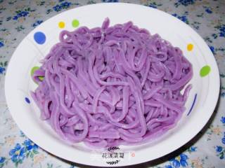 【花漾美食】自制紫薯打卤面的做法步骤：5