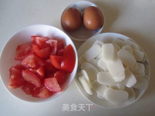 【湖北】番茄鸡蛋炒年糕的做法步骤：1