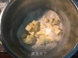 【西式】蓝莓麦芬的做法步骤：2