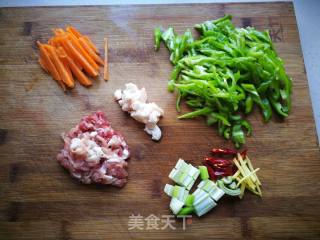 【烟台】青椒肉丝的做法步骤：1