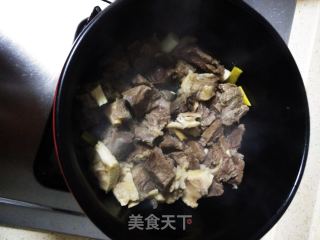 【四川】红萝卜烧牛肉的做法步骤：9