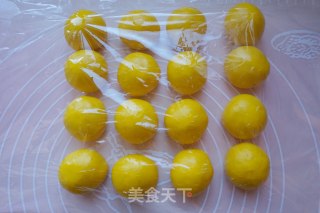 【天津】元宝蛋黄酥的做法步骤：5