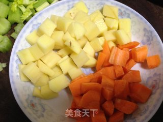 【河北】鸡丁炒土豆的做法步骤：4