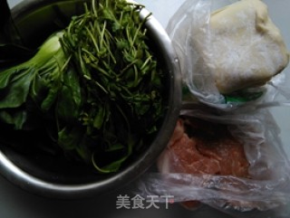 【上海】菜肉馄饨的做法步骤：1