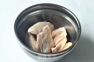 【四川】可乐鸡翅的做法步骤：1