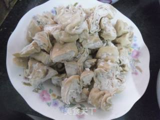 【东北】肥肠炒白菜片的做法步骤：2