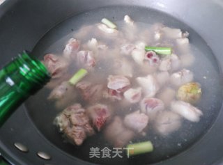 【烟台】土豆烧鸭腿的做法步骤：4