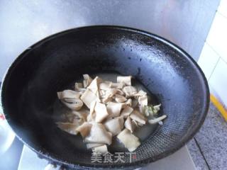 【东北】干豆腐烩尖椒的做法步骤：3