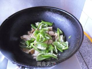 【东北】干豆腐烩尖椒的做法步骤：4