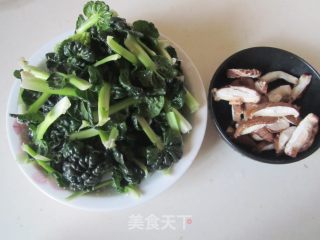 【湖北】香菇炒乌塌菜的做法步骤：1