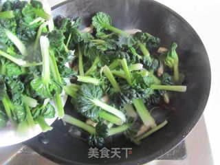 【湖北】香菇炒乌塌菜的做法步骤：4