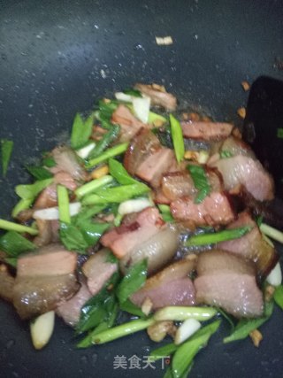 【天津】蒜苗炒腊肉的做法步骤：6